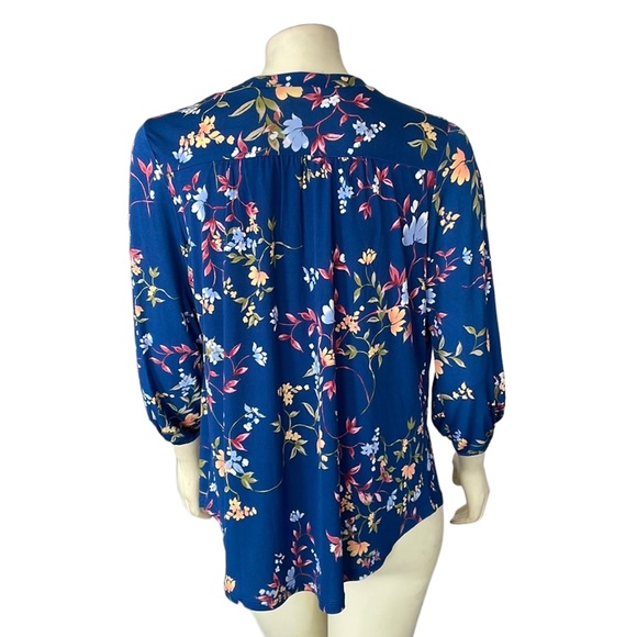 TWO by Vince Camuto Women's V-Neck Top Teal Floral - Picture 6 of 7